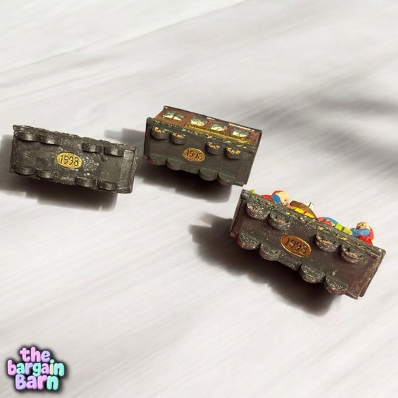 JC Penney Home Towne Express 1998 Christmas Train Cars Collectible Set (3pc) - Picture 3 of 4